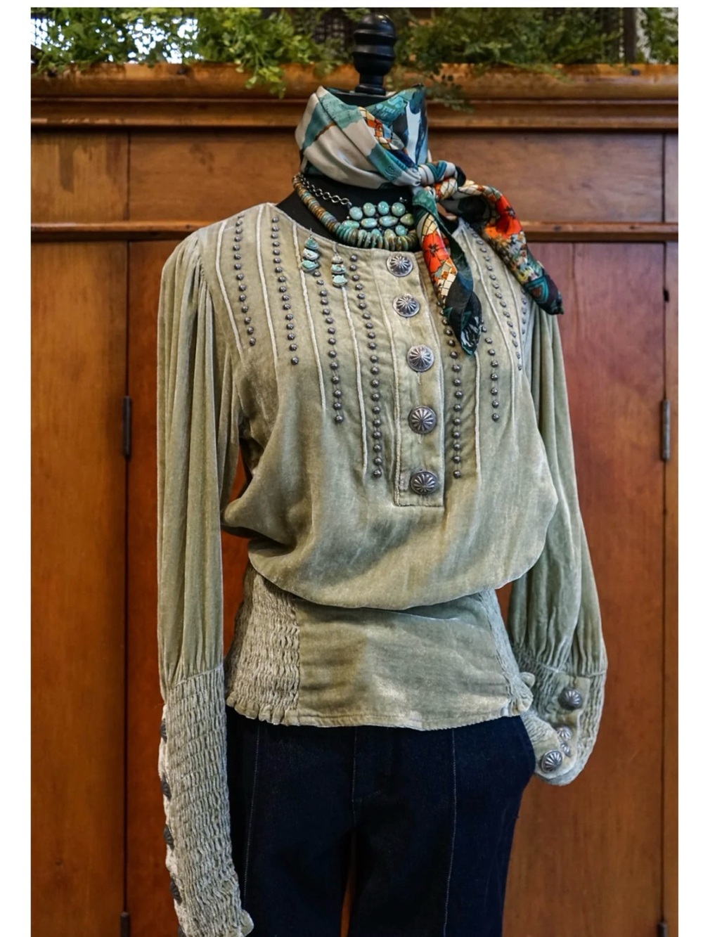 Double D Ranch Olive Green Studded Button-Front Women’s Blouse NWT!
